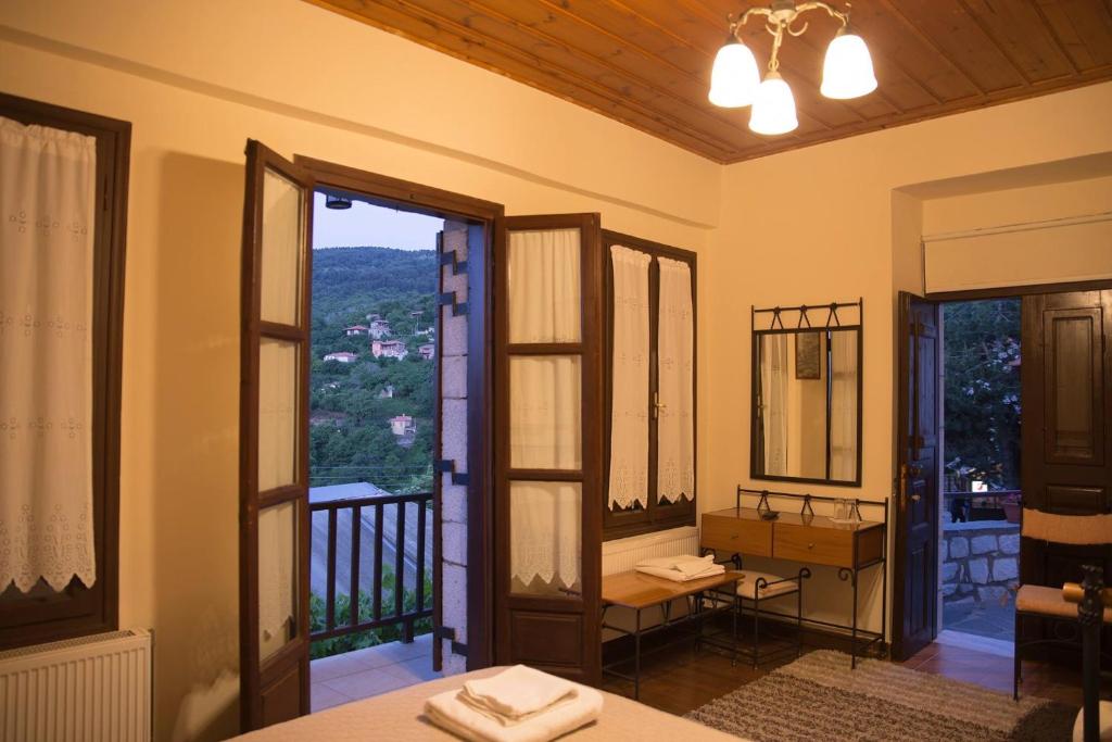 Tholos room 6